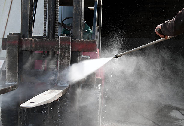Best Oil and Grease Removal from Surfaces in East Pasadena, CA